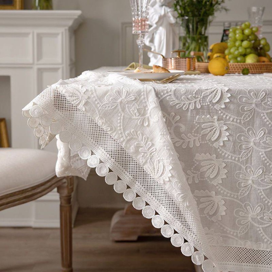 Lyla Tablecloth Embroidered